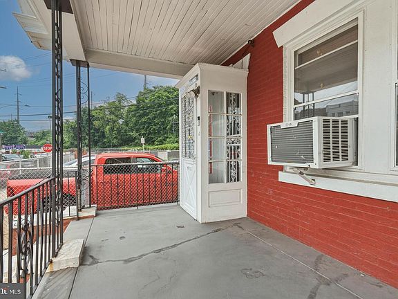 4th image of 1653 W Mentor St