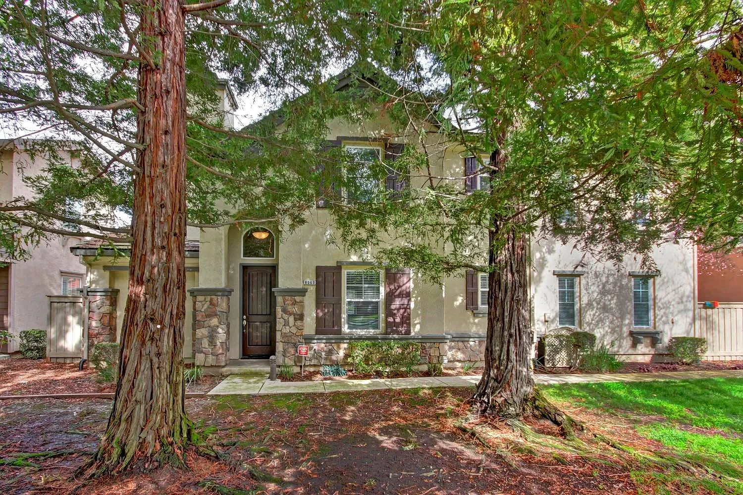 8060 Linda Isle Ln photo 1