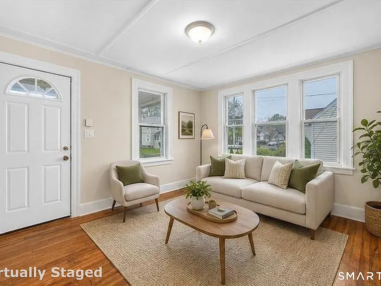 128-130 Sisson St #2 — Photo 2