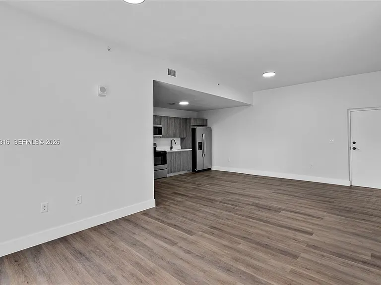 1021 NW 1st St #301 — Photo 13