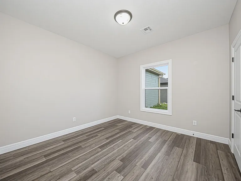1704 Kenneth Dr — Photo 14