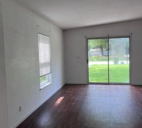 3rd image of 991 Southern Villas Dr