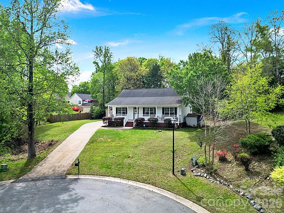 2nd image of 1828 Bloomsbury Dr