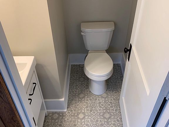 5th image of 319 Trowbridge St NE