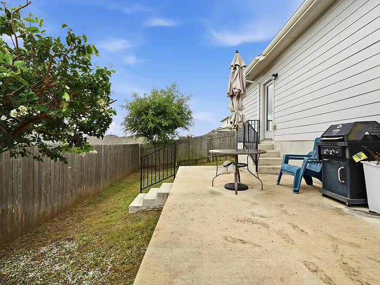 10121 Forest Grove Dr — Photo 20