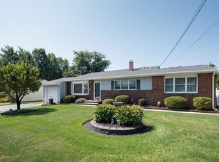 20 Coral Dr, Hazlet, NJ 07730