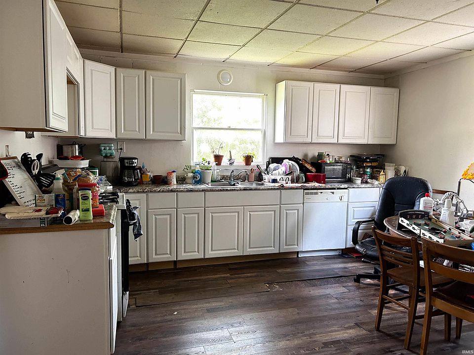 2nd image of 115 N Spring St