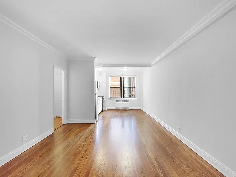 108 W 15th St #5J — Photo 2
