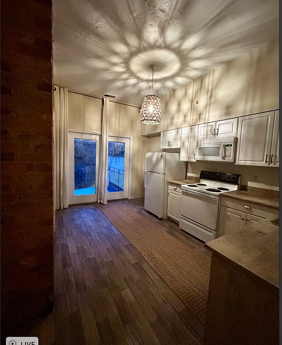 2 bed, $1,945 — Photo 2
