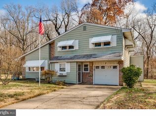 576 Seneca Ct, Magnolia, NJ 08049