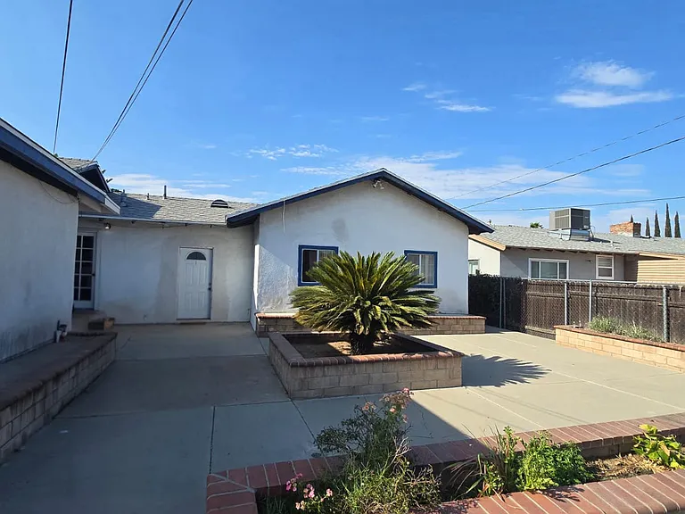 19549 Casmalia St #19549 — Photo 4