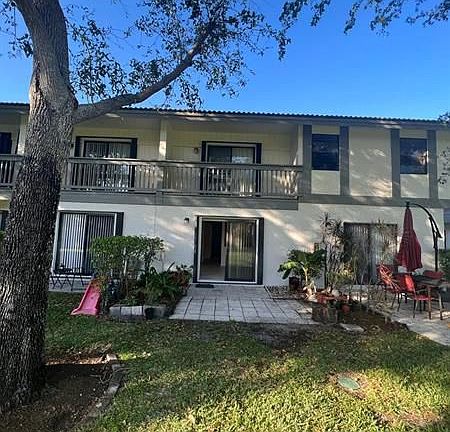 5th image of 9772 Shadow Wood Blvd #19