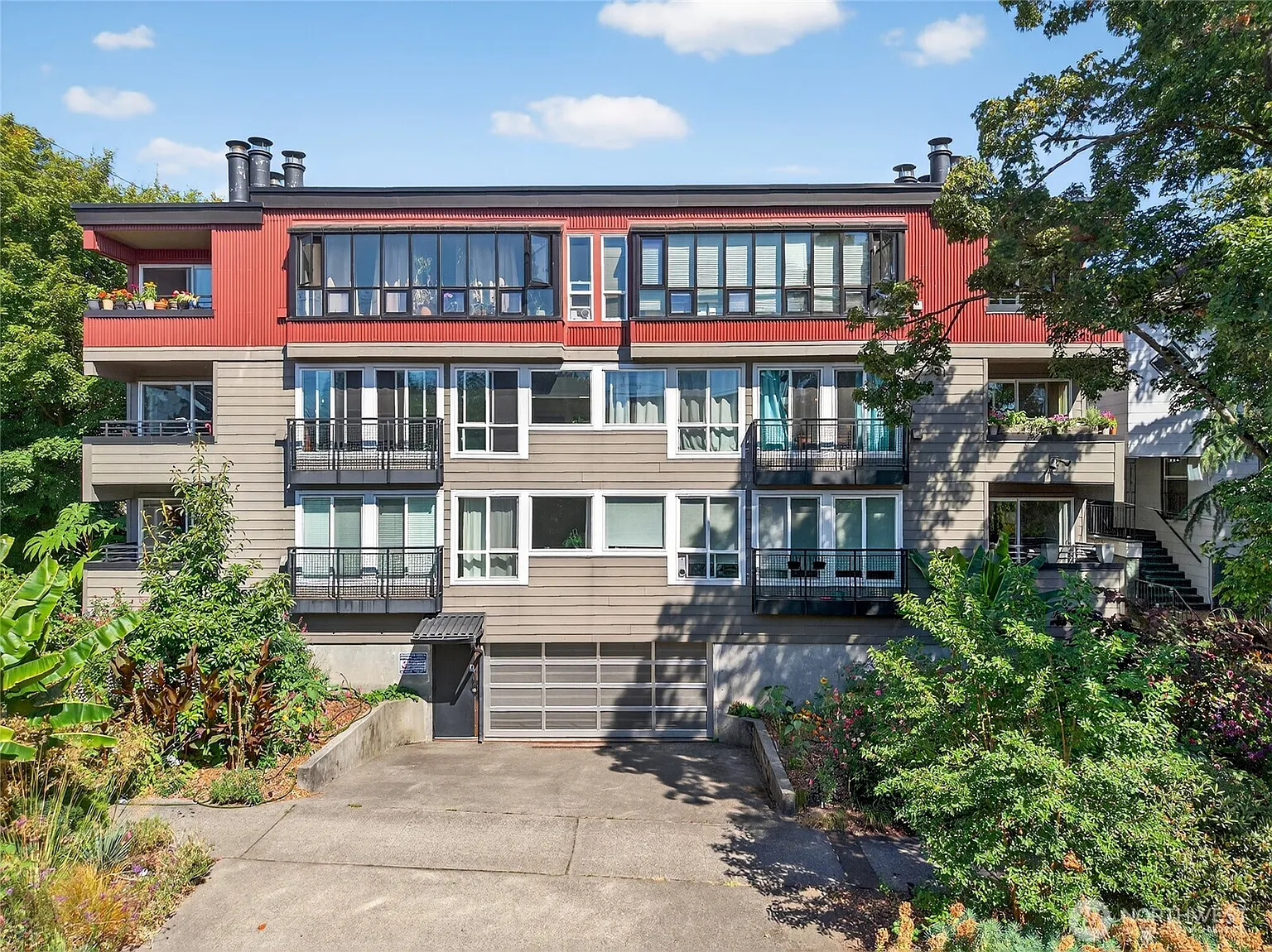 1601 E Columbia #102 photo 1