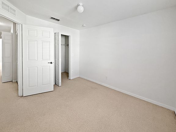 5th image of 3612 Pine Oak Cir #106-1