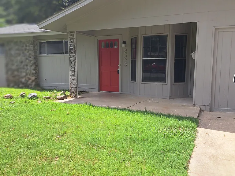 224 Dryad Ln — Photo 1