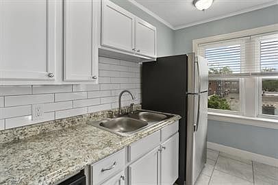 4th image of 720 & 722 W 37th St #14677135