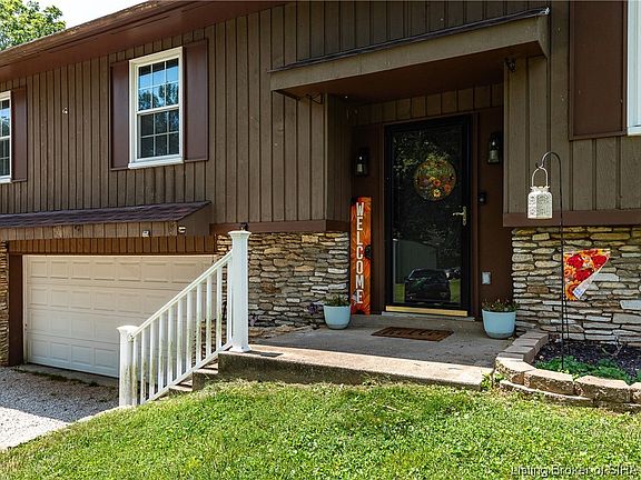 3rd image of 1191 Driftwood Drive NE