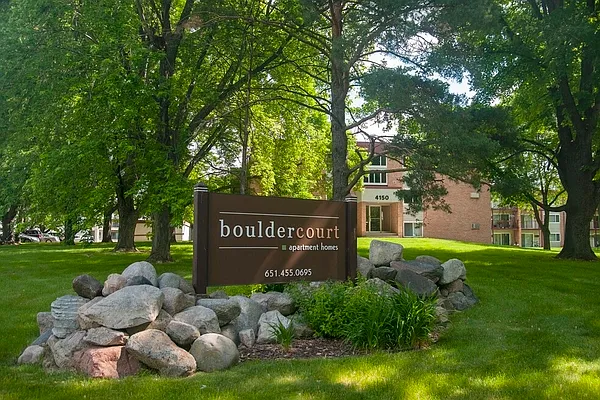 Boulder Court Apartments — Photo 1