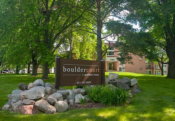 Boulder Court Apartments in Eagan, MN