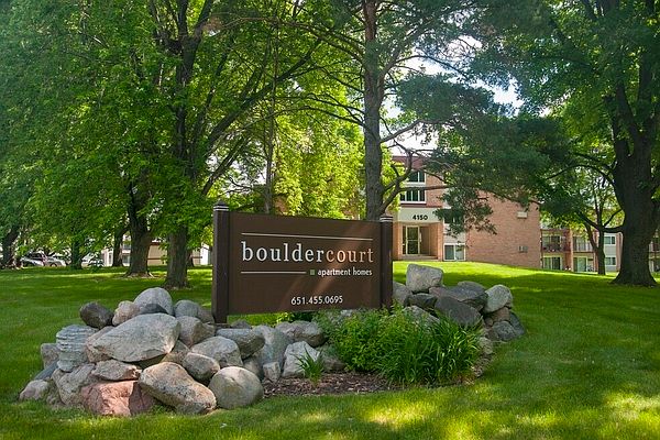 Boulder Court Apartments in Eagan, MN