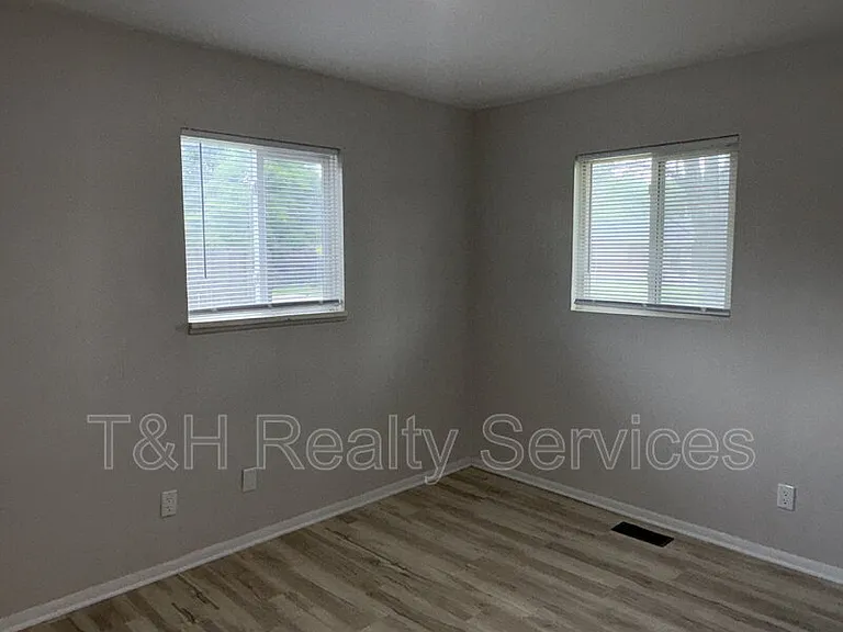 2714 Dawson St — Photo 11