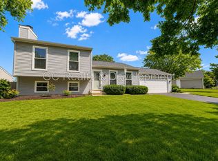 1790 Indian Wells Cir, Elgin, IL 60123