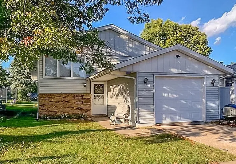 1103 E Samuel Ave — Photo 1