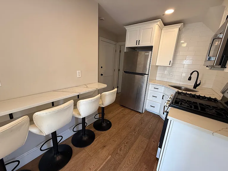 180 Dana Ave #3 — Photo 7