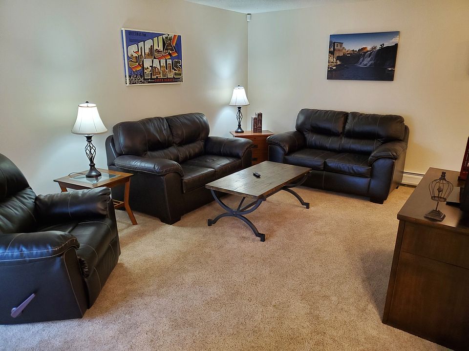 KP101APT3 - Living Room