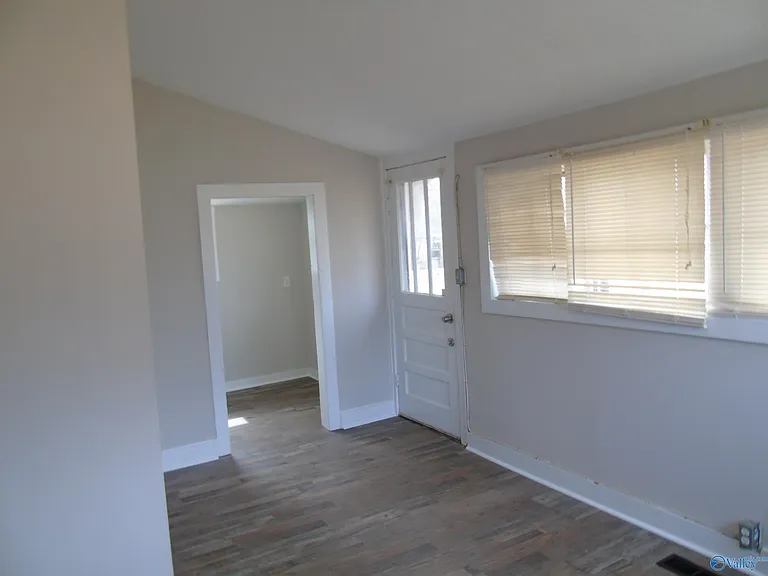 711 Cross St NW — Photo 12