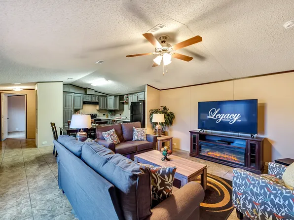 2516 Dana Cir, Gainesville, GA