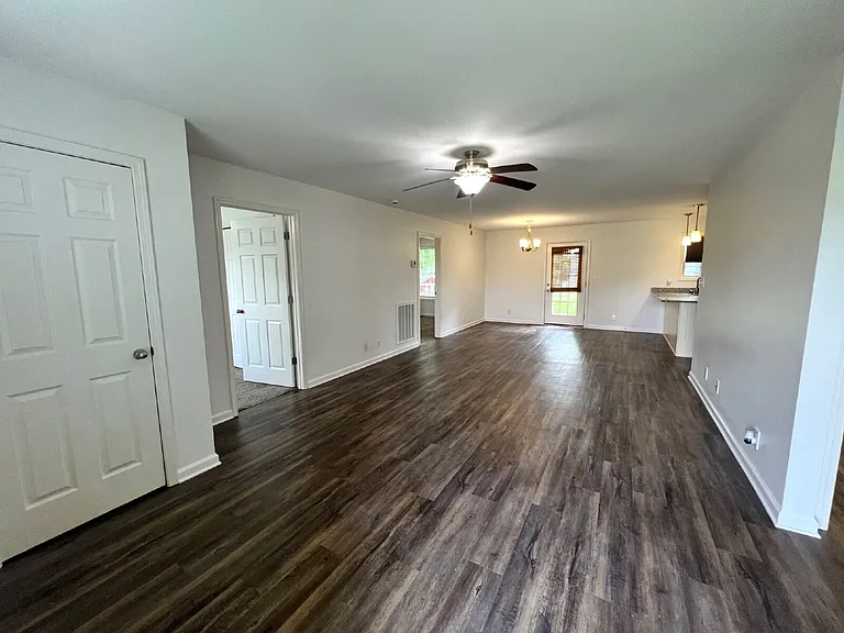505 Paula Dr — Photo 6