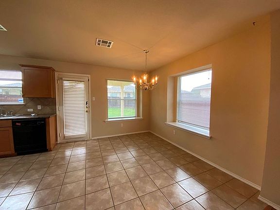 5th image of 1005 Gentry Dr