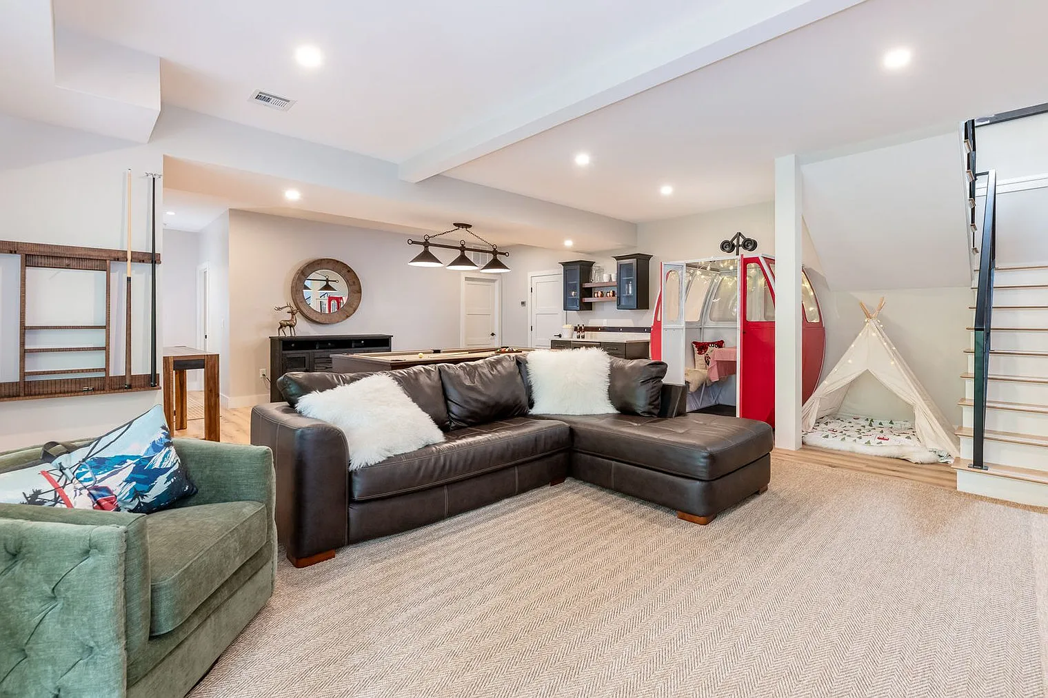 5 bed, 3.5 bath, 3498 sqft, $35,699 — Photo 1