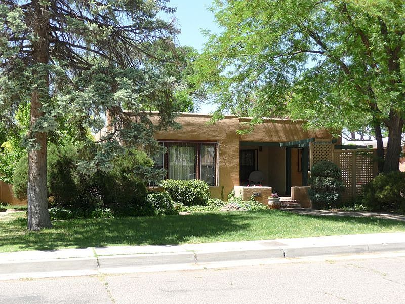 1st image of 405 Wellesley Dr SE