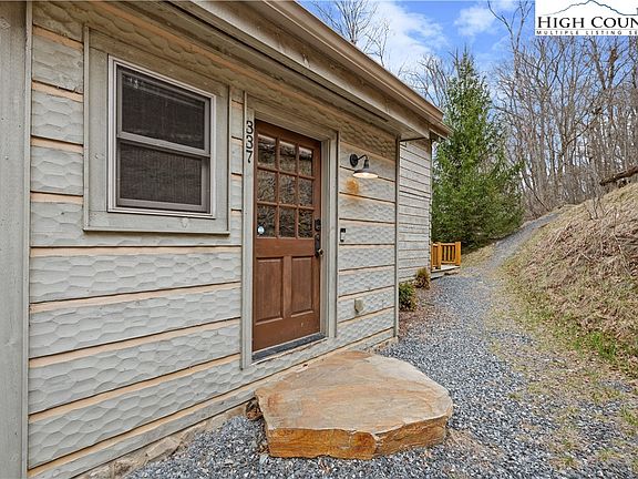 3rd image of 337 Rivers Crest Road