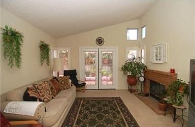 Living Room /Fireplace
