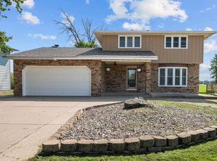 3027 Kelling St, Davenport, IA 52804