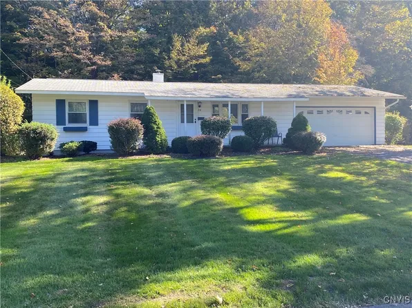 30 Cedarbrook Cres, Whitesboro, NY 13492