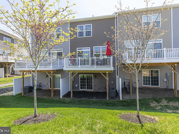 3rd image of 6202 Quinns Creek Dr