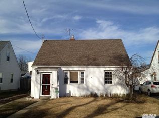 5 Roland Pl, Valley Stream, NY 11581