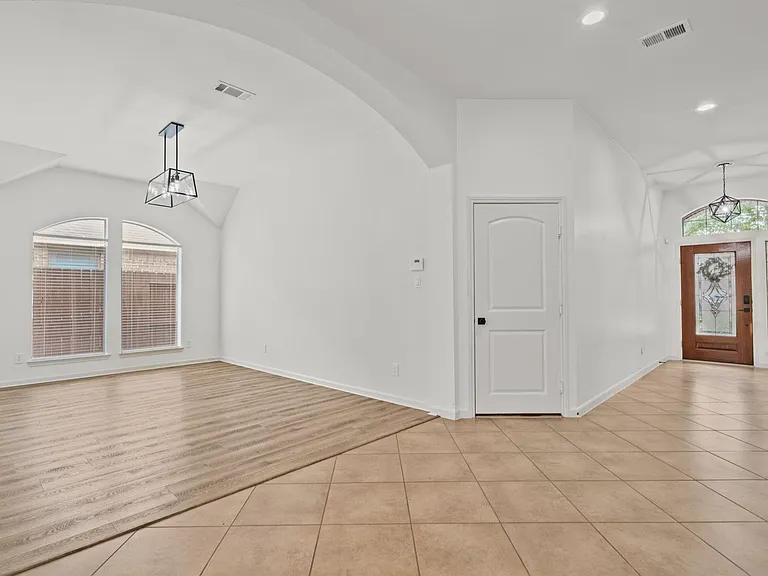 28410 Stonestead Dr — Photo 11