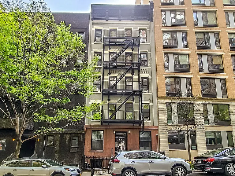 216 E 95th St #1W — Photo 11