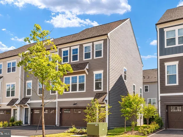 1781 Cherry Birch St, Dumfries, VA 22026