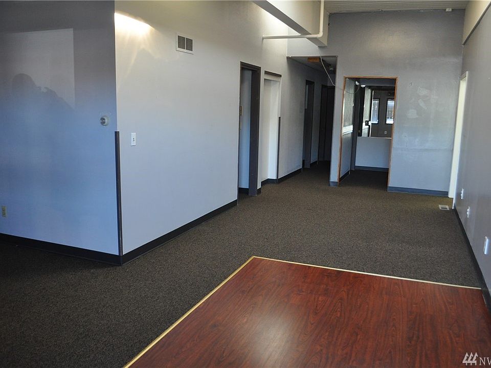 2nd image of 625 SW 153rd St