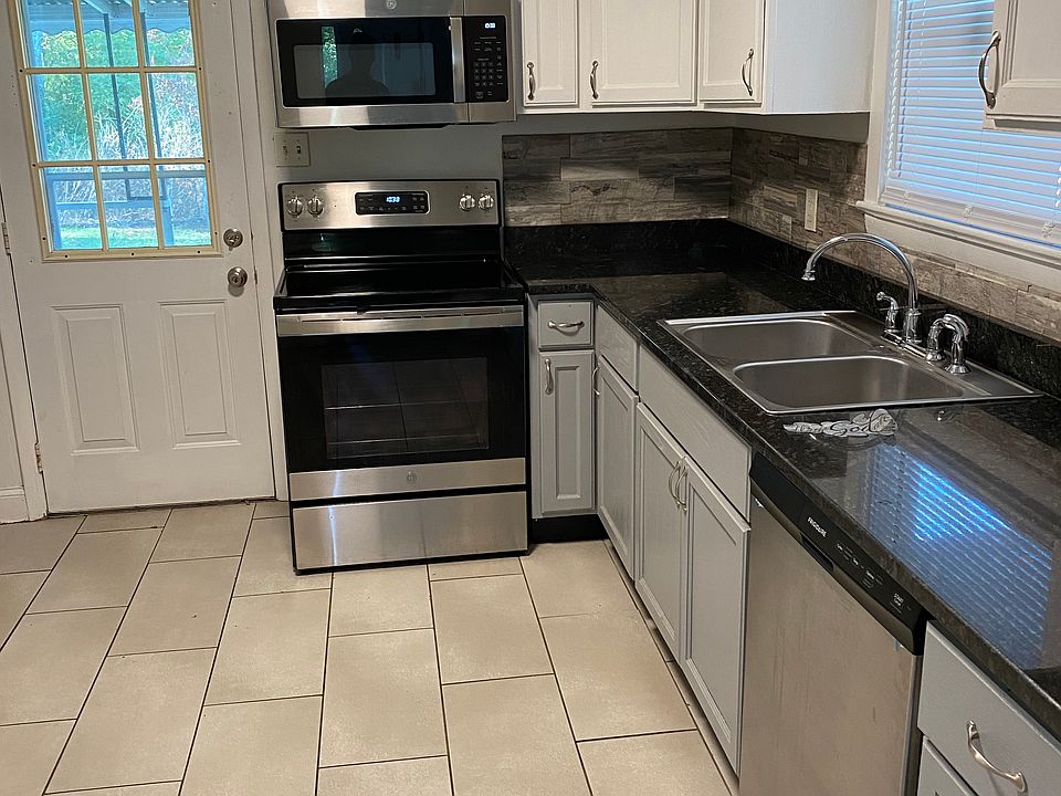 2nd image of 6128 Vance Cir