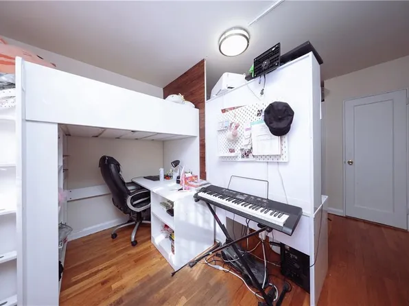 2705 Kings Highway image 12 of 17