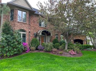 8127 Floss Ln, East Amherst, NY 14051