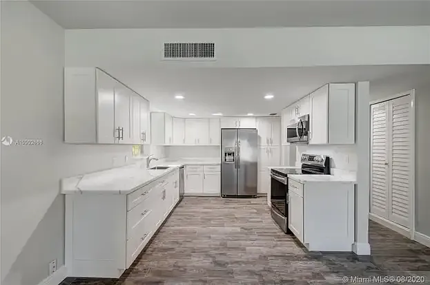 2505 Bay Dr — Photo 44
