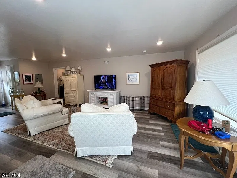 2 bed, 1620 sqft, $2,300 — Photo 4